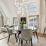 Old Town Diamond Penthouse Ac Private Rooftop דירה