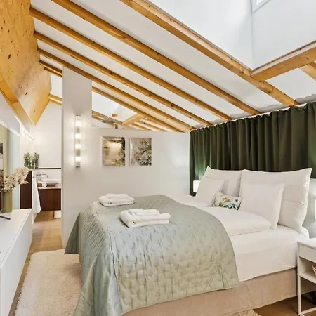 Old Town Diamond Penthouse Ac Private Rooftop