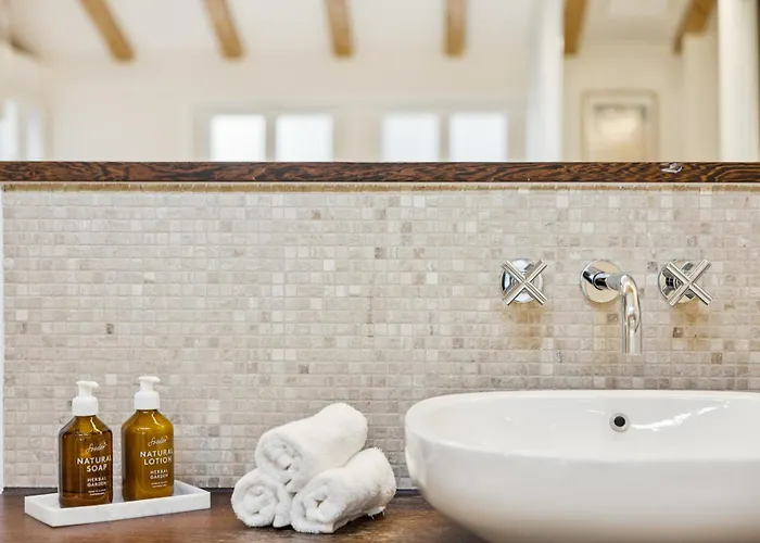 Old Town Diamond Penthouse Ac Private Rooftop *