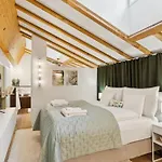 Old Town Diamond Penthouse Ac Private Rooftop