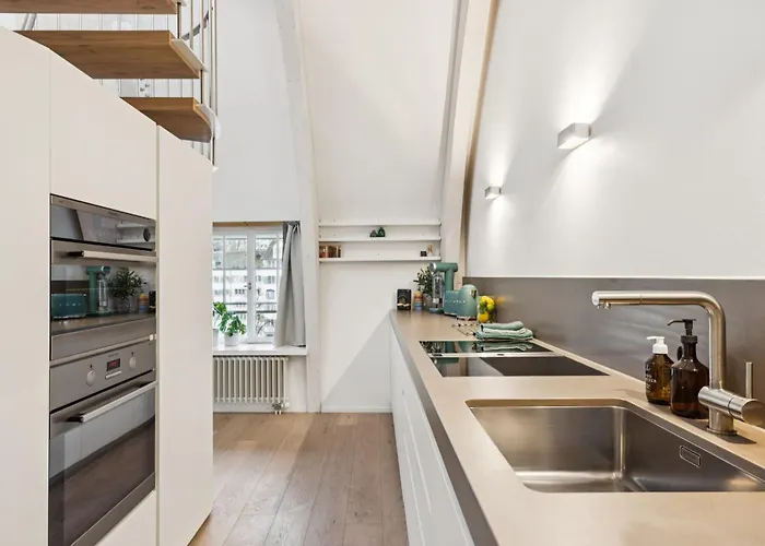 Old Town Diamond Penthouse Private Rooftop 아파트 취리히